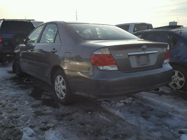 4T1BE32K85U550455 - 2005 TOYOTA CAMRY LE GRAY photo 3