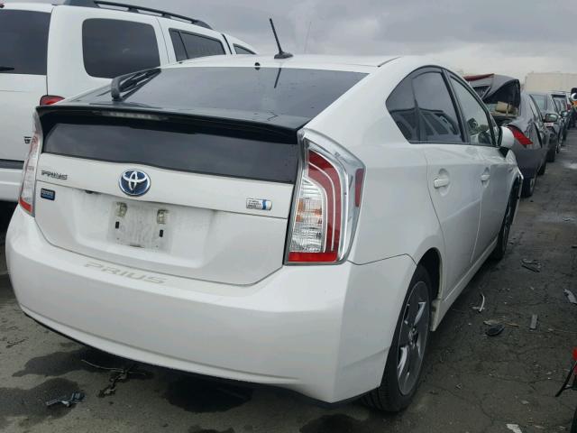 JTDKN3DU1D5610796 - 2013 TOYOTA PRIUS WHITE photo 4