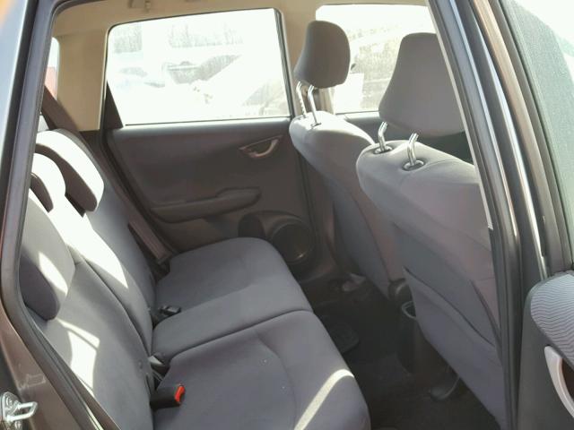 JHMGE8H39CS001636 - 2012 HONDA FIT رمادي صورة 6