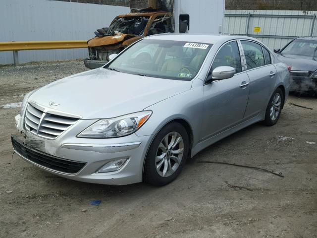 KMHGC4DD4CU193417 - 2012 HYUNDAI GENESIS 3. SILVER photo 2
