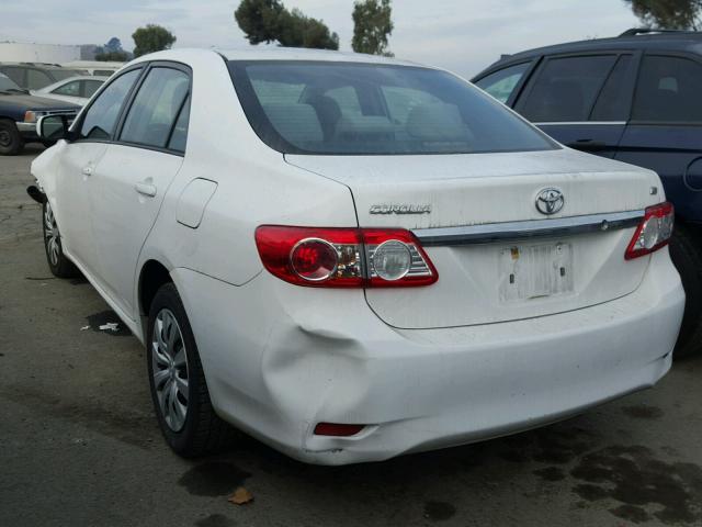 2T1BU4EE5CC825423 - 2012 TOYOTA COROLLA BA WHITE photo 3