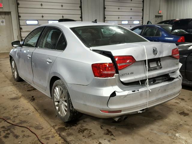 3VWD07AJ0FM261889 - 2015 VOLKSWAGEN JETTA SE SILVER photo 3