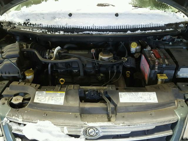 2C4GP54L45R536572 - 2005 CHRYSLER TOWN & COU GREEN photo 7