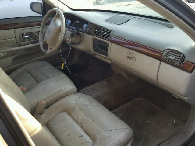 1G6KD54Y3XU714608 - 1999 CADILLAC DEVILLE GRAY photo 5