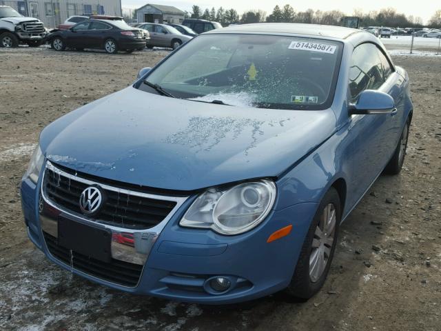 WVWBA71F48V024138 - 2008 VOLKSWAGEN EOS TURBO BLUE photo 2