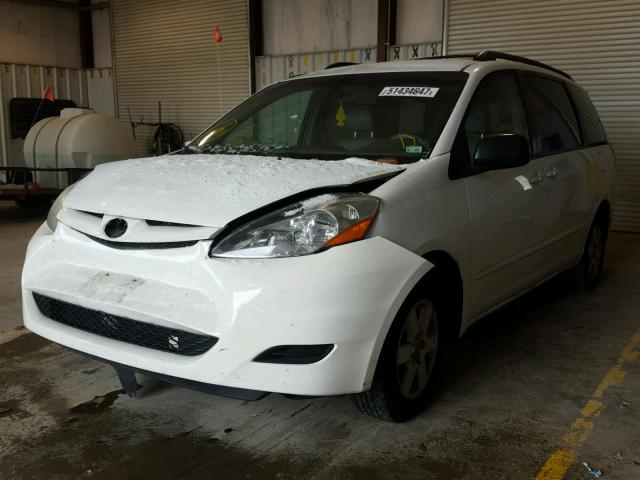 5TDZA23C16S496681 - 2006 TOYOTA SIENNA CE WHITE photo 2