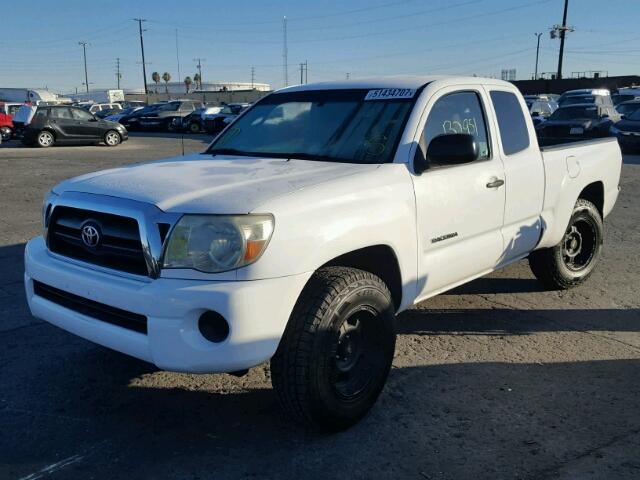 5TETX22N96Z257129 - 2006 TOYOTA TACOMA ACC WHITE photo 2