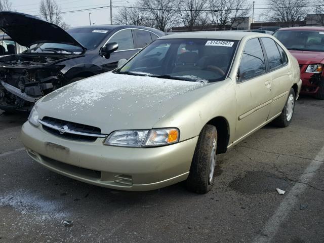 1N4DL01D3WC111262 - 1998 NISSAN ALTIMA XE GOLD photo 2