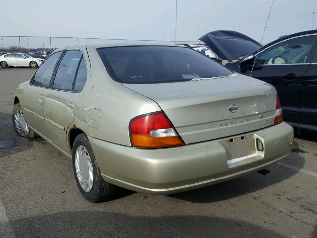 1N4DL01D3WC111262 - 1998 NISSAN ALTIMA XE GOLD photo 3