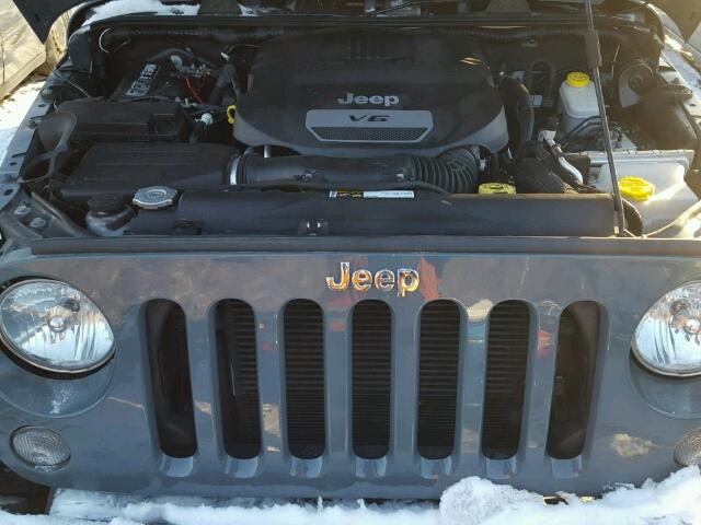 1C4BJWDGXFL591283 - 2015 JEEP WRANGLER U GRAY photo 7