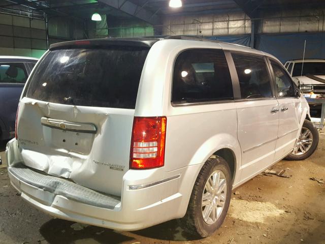 2A8HR64XX9R552295 - 2009 CHRYSLER TOWN & COU SILVER photo 4