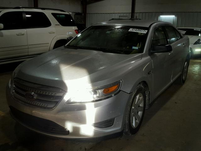 1FAHP2DW3AG111830 - 2010 FORD TAURUS SE SILVER photo 2