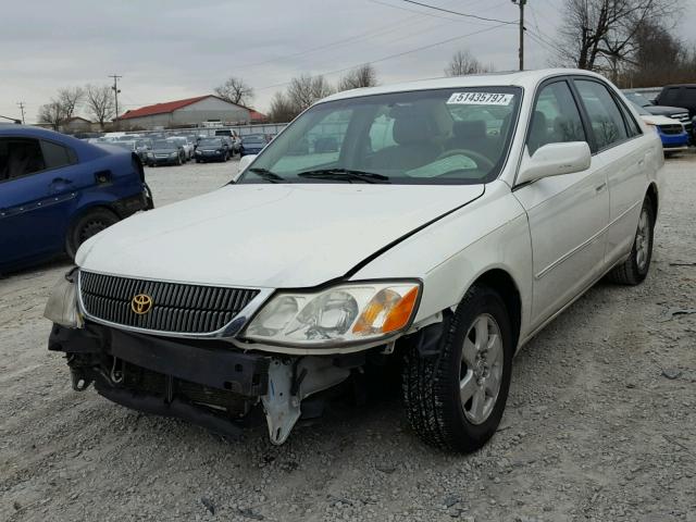 4T1BF28B7YU063315 - 2000 TOYOTA AVALON XL WHITE photo 2