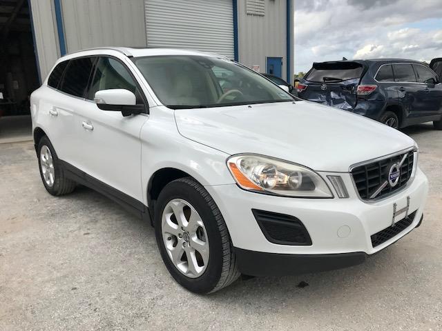 YV4952DL7B2191252 - 2011 VOLVO XC60 3.2 WHITE photo 1