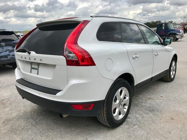 YV4952DL7B2191252 - 2011 VOLVO XC60 3.2 WHITE photo 4