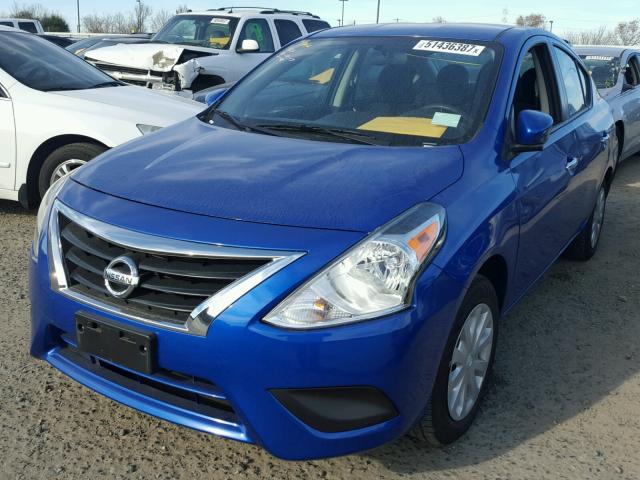 3N1CN7AP8HL836076 - 2017 NISSAN VERSA S BLUE photo 2