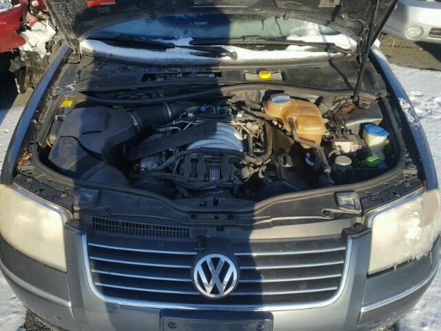 WVWYH63B82E196416 - 2002 VOLKSWAGEN PASSAT GLX GRAY photo 7