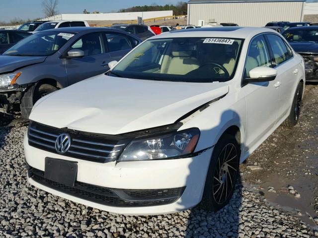 1VWBP7A33DC045179 - 2013 VOLKSWAGEN PASSAT SE WHITE photo 2