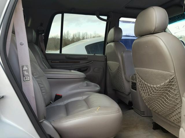 5LMPU28A5XLJ42471 - 1999 LINCOLN NAVIGATOR ვერცხლისფერი ფოტო 6