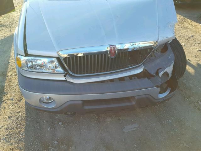 5LMPU28A5XLJ42471 - 1999 LINCOLN NAVIGATOR ვერცხლისფერი ფოტო 7