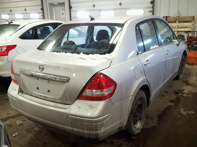 3N1BC11E18L364879 - 2008 NISSAN VERSA SILVER photo 4