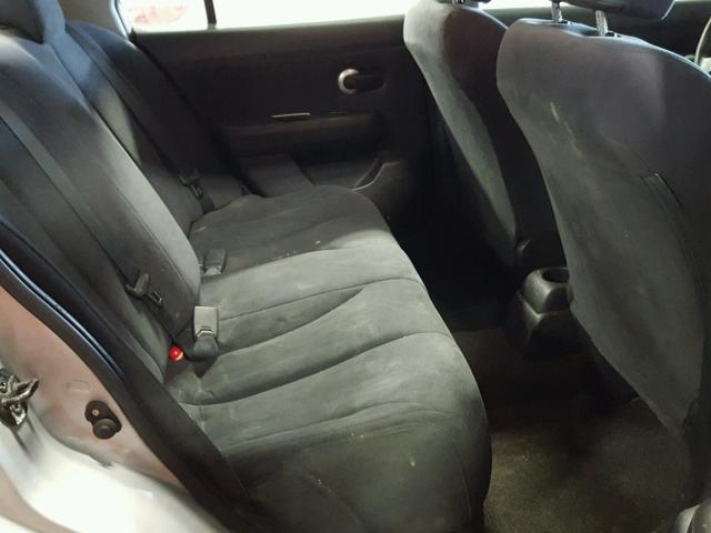 3N1BC11E18L364879 - 2008 NISSAN VERSA SILVER photo 6