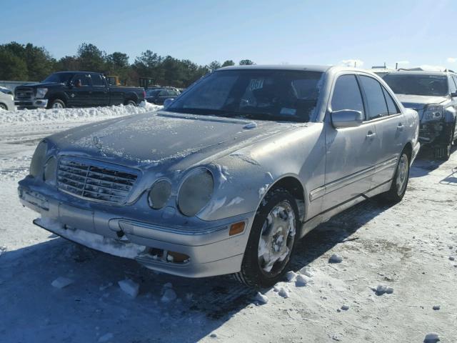 WDBJF83J12X078365 - 2002 MERCEDES-BENZ E 430 SILVER photo 2