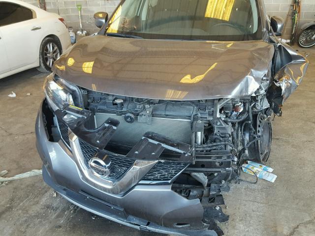 KNMAT2MV7GP695365 - 2016 NISSAN ROGUE S GRAY photo 9