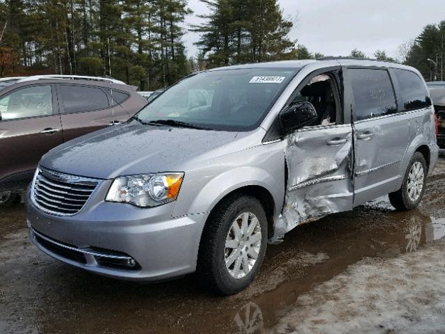 2C4RC1BG8FR619328 - 2015 CHRYSLER TOWN & COU SILVER photo 2