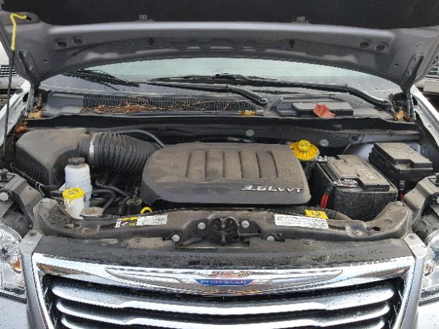 2C4RC1BG8FR619328 - 2015 CHRYSLER TOWN & COU SILVER photo 7