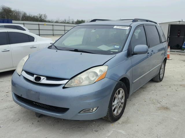 5TDZA22C26S493192 - 2006 TOYOTA SIENNA XLE SILVER photo 2