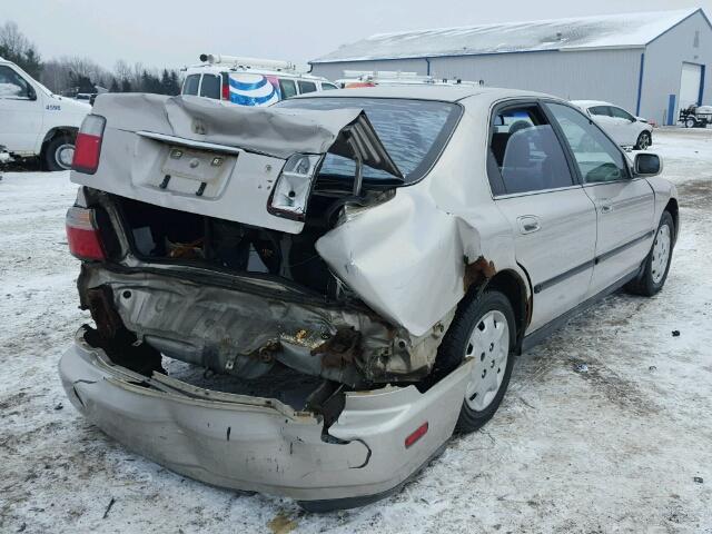 1HGCD5636VA084358 - 1997 HONDA ACCORD LX BEIGE photo 4