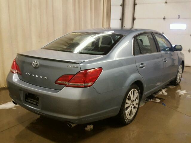 4T1BK36B08U301879 - 2008 TOYOTA AVALON XL GRAY photo 4