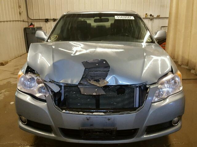 4T1BK36B08U301879 - 2008 TOYOTA AVALON XL GRAY photo 9