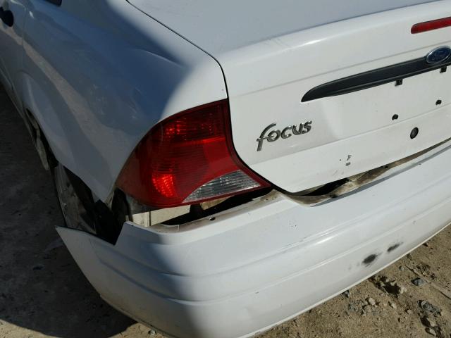 1FAFP34303W323581 - 2003 FORD FOCUS SE C WHITE photo 9