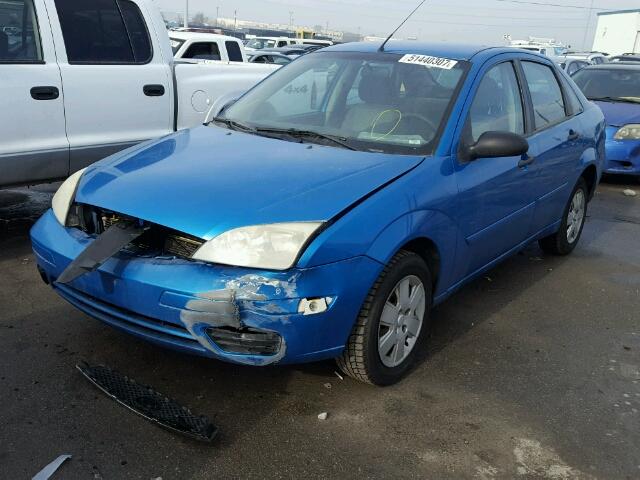 1FAFP34N07W106281 - 2007 FORD FOCUS ZX4 BLUE photo 2