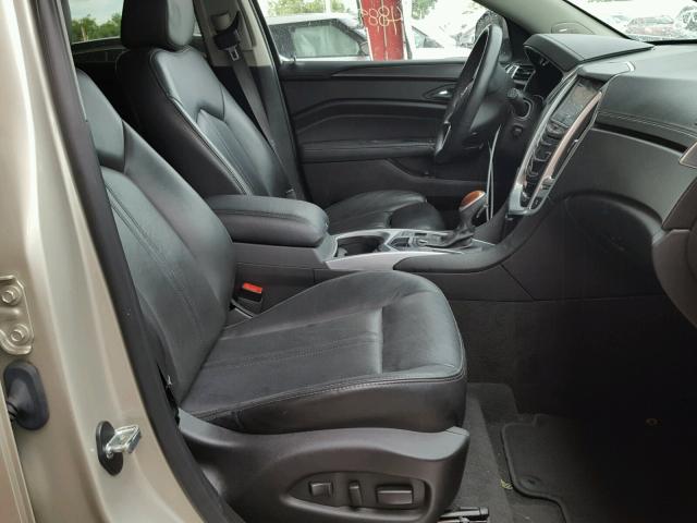 3GYFNCE32GS563404 - 2016 CADILLAC SRX PERFOR 奶油色 照片 5