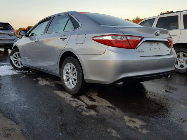 4T1BF1FK8GU124845 - 2016 TOYOTA CAMRY LE ვერცხლისფერი ფოტო 3
