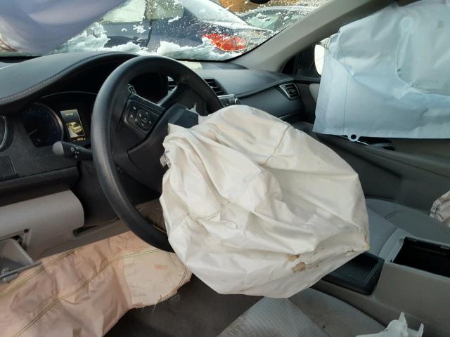 4T1BF1FK8GU124845 - 2016 TOYOTA CAMRY LE ვერცხლისფერი ფოტო 9