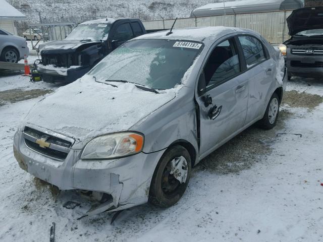 KL1TD56E19B612699 - 2009 CHEVROLET AVEO LS SILVER photo 2