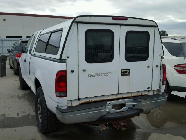 1FTZX1727YKA17068 - 2000 FORD F150 WHITE photo 3