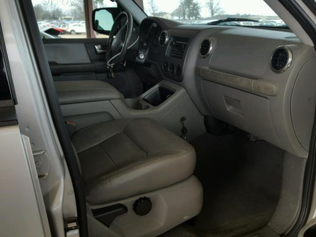 1FMPU15L04LA44592 - 2004 FORD EXPEDITION SILVER photo 5