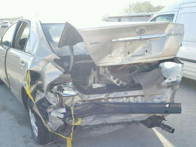 JTDBE32K440245772 - 2004 TOYOTA CAMRY LE GOLD photo 9