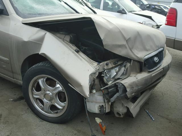 KMHDN45D82U402183 - 2002 HYUNDAI ELANTRA GL GOLD photo 9