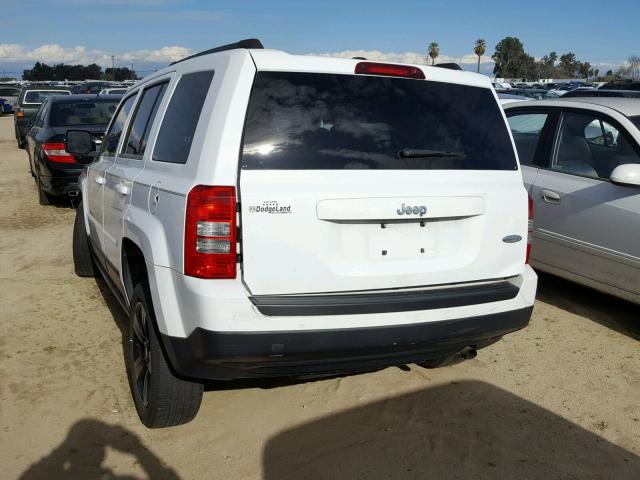 1C4NJPFA5ED587615 - 2014 JEEP PATRIOT LA WHITE photo 3