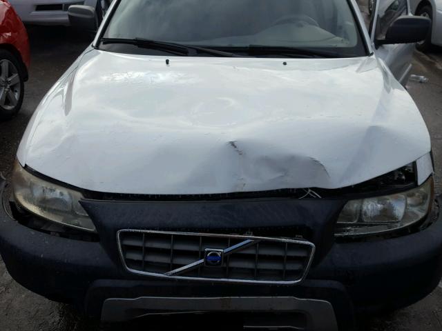 YV1SZ592751180413 - 2005 VOLVO XC70 WHITE photo 7