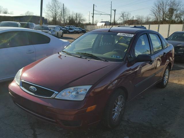 1FAFP34N66W117218 - 2006 FORD FOCUS ZX4 MAROON photo 2