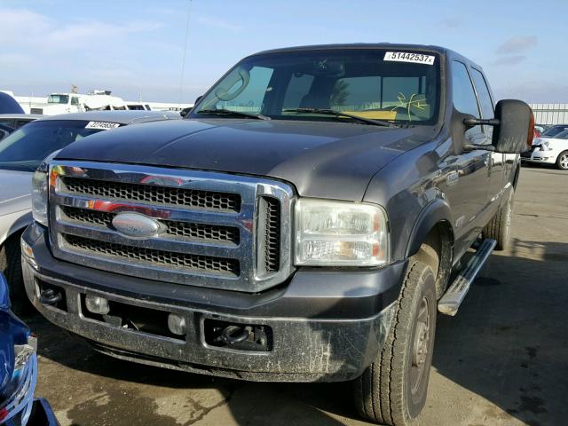 1FTSW21PX5EC32176 - 2005 FORD F250 SUPER GRAY photo 2