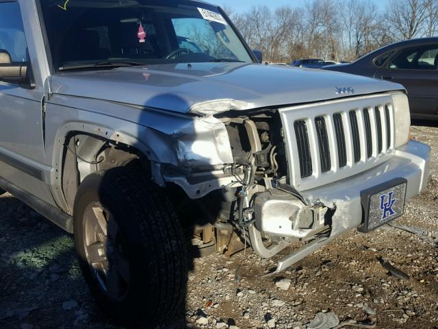 1J8HG48N56C195065 - 2006 JEEP COMMANDER SILVER photo 9