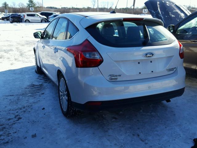 1FAHP3N22CL465219 - 2012 FORD FOCUS TITA WHITE photo 3